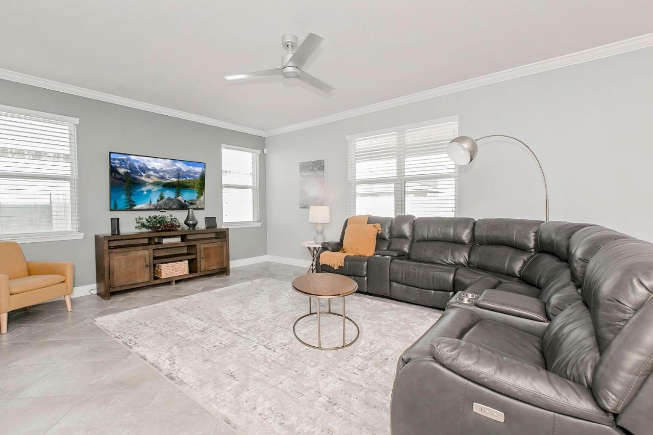 Spacious 4 bedroom home in Sanford/Orlando! Exterior foto